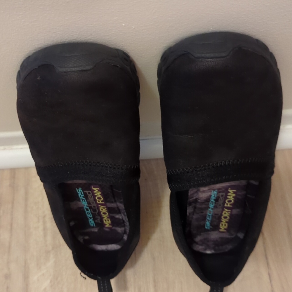 Sz.8 Skechers Slip-ons Air-Cooled Memory Foam . All Black - Picture 5 of 9